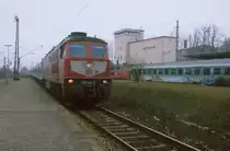 BR 232-314-5 f�hrt im Jahre 1997 mit einem RE von L�beck in den Bahnhof von Bad Kleinen ein