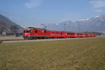 Ge 4/4 II 624 f�hrt am 3.3.11 mit dem RE 1240 von Chur Richtung Felsberg.