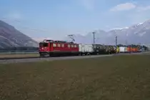 Ge 6/6 II 701 zieht am 3.3.11 einen G�terzug von Chur Richtung Felsberg.