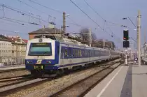 Schnellbahnzug 24594 nach Wolkersdorf verl�sst am 12.03.2011 den Bahnhof Wien Meidling.