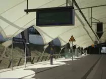 Zugzielanzeiger f�r einen RE nach Leipzig Hbf.
Aufgenommen im Bahnhof Flughafen Leipzig/Halle am 17.04.2010.