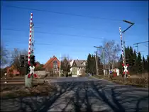 Der Bahn�bergang von Gro�-Gleidingen an den Kursbuchstrecken 310 und 313 ist mit den seltenen Lichtzeichen von siemens ausgestattet. Die Vorbereitungen f�r die baldigen Bauarbeiten haben bereits begonnen.
07. M�rz 2011