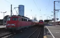 110 404-1 mit Lr nach K�ln Bbf f�r Bereitstellung RB35 neben 110 435-5 mit RB48 nach K�ln Hbf in K�ln-Deutz, 7.3.11