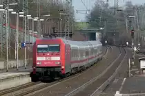 101 112-1 mit IC bei der Einfahrt in Recklinghausen 12.3.2011