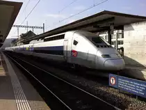 TGV POS als Ersatz IR 1969 im Bahnhof Brugg. Wegen Bauarbeiten in Frankreich, verkehren div. TGV noch einige Monate ab Basel als IR via B�tzberg nach Z�rich, 10.03.2011. (Handyfoto)