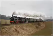 Beim Dampflok Spektakel im Hausruck fahren die beiden Dampfloks 638 1301 & 77 28 mit R14316 von Simbach nach Attnang Puchheim. 
M�hlheim an Inn 13.3.2011