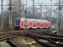 S1 nach Bad Schandau bei der Ausfahrt aus dem Dresdner Hauptbahnhof.
12.03.11
