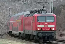 Die 143 919-9 zieht die RB81 von Koblenz nach Trier durch Winningen am 11.03.2011