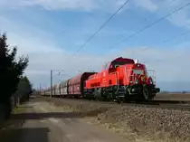 261 011-1 zieht ihren Zug bei Heringen/Helme an meinem Vater vorbei Richtung Nordhausen. 11.03.2011 (Wolfgang K�hn)