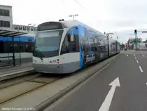 Das Foto zeigt die Saarbahn mit Werbung f�r Fitness First am R�merkastell in Saarbr�cken. Aufgenommen habe ich das Foto am 12.03.2011 in Saarbr�cken.