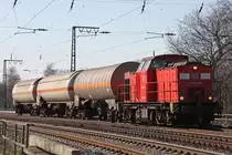 DB 203 112 (Im Einsatz f�r Duisportrail/Eigentum von ALS)am 7.3.11 mit einm kurzen Kesselwagenzug in Duisburg-Neudorf.