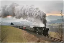 Die beiden Dampfloks 78 618 & 638 1301 ziehen den R 14313 von Attnang Puchheim nach Simbach. 
Dampfspektakel Hausruck 2011 
Bruckm�hl 13.3.2011