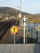 Zwei Schilder in Neckargem�nd Altstadt am 15.03.11