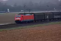Den Gegenzug aus G�ttingen nach Nievenheim bringt heute am 17.3.2011 eine Lok mit der Baureihennummer 189 020-1 hier zwischen Gubberath und Noithausen aufgenommen.