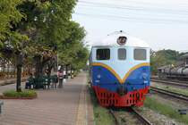 540 (Bo'Bo', de, Davenport, Bauj.1952) am 08.J�nner 2011 im Bf. Nakhon Lampang.