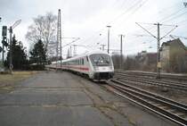 IC Steuerwagen wird am 10.03.2011 durch Lehrte geschoben.