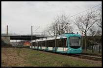 Wagen 5701 kurz vor dem Hp Bensheimer Stra�e. 13. M�rz 2011.