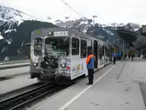 BDeh 4/4 Pendel 122 in Wengen. Dieser Pendel verkehrt, infolge des F�hnsturms, nur noch bis Wengernalp (statt Kleine Scheidegg), 15.03.2011.