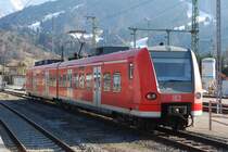 Der zweiteilige 426 528-8 wartet am 21.03.11 in Garmisch-Partenkirchen auf seine n�chste Fahrt auf dem elektrifizierten Teil der Au�erfernbahn nach Reutte/Tirol.