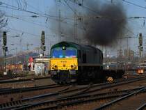 Mein lieber Scholli! Man k�nnte fast meinen das es die Class66 PB15 zerrei�en w�rde als sie am 24.03.2011 mit einem Containerzug am Haken in Aachen West anf�hrt. 