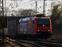 Am 24.03.2011 kommt aus Richtung K�ln 482 029-6 mit einem Containerzug in Aachen West an.