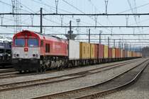 Auch die PB13 von Crossrail stand am Sonntag in Montzen, bereits mit einem langen Containerzug am Haken mit Bestimmung Antwerpen. Aufgenommen am 20/03/2011.