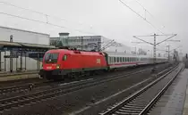 1016 029-9 mit IC in Fahrtrichtung Norden. Aufgenommen am 05.03.2011 in Hannover Messe/Laatzen.