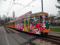 W�rend der Basler Fasnacht f�hrt die Linie 10 nur bis zur Heuwaage. Hier stehen zwei Be 6/8 und ein B4 an der Station in Ettingen. Die Aufnahme stammt vom 16.03.2011.