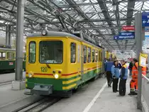 BDeh 4/4 Pendel 120 in Lauterbrunnen. Dieser Pendel verkehrt, infolge des F�hnsturms, nur noch bis Wengernalp (statt Kleine Scheidegg), 15.03.2011.
