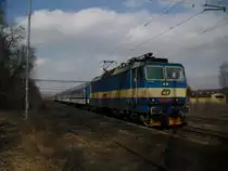 363 054-8 f�hrt am 27.03.11 durch Citice Richtung Cheb.