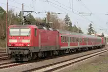 Die 143 833-2 f�hrt die RB81 im Sandwich von Trier nach Koblenz aus Wittlich am 26.03.2011