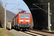 Mit einer RB rollt 143 137-8 unter der Autobahnbr�cke in Jena-G�schwitz hindurch. (27.03.2011)