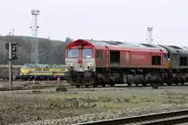 Alte Generation und neue Generation. Heute wird der Bahnhof Montzen haupts�chlich von Class 66-Loks verschiedener Privatfirmen als Parkplatz genutzt. Hier im Vordergrund die rote PB03 von Crossrail. Im Hintergrund erkennt man zwei alte 51er der SNCB/NMBS, die dort schon seit einigen Jahren vor sich hinrosten. Aufgenommen am 20/03/2011.