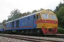 HID 4515 (Co'Co', de, Hitachi, Bauj. 1993) vor dem EXP 51 nach Chiang Mai im Bf. Mae Tha am 10.J�nner 2011.