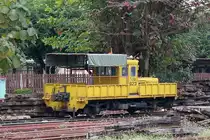 Kleinwagen รบน.023 am 10.Jänner 2011 in der Nakhon Lampang Station.
