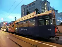 Am 1. April, in der Morgend�mmerung, um 06.55 Uhr, und das ist kein Aprilscherz, wird der arg demolierte Motorwagen 638 in die Hauptwerkstatt geschleppt. Dort wird er zerlegt und brauchbare Teile gehen nach Belgrad. Die Aufnahme stammt vom 01.04.2011. 