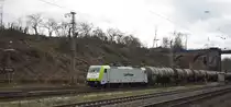 Im neuen Gewand: 186 237-4 jetzt f�r Captrain unterwegs! Hier mit Kesselwagenzug in Fahrtrichtung Norden durch Eichenberg. Aufgenommen am 01.04.2011.