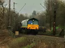 Class66 PB17 zieht am 01.04.2011 einen leeren Blei-Erzzug auf der Rampe der Montzenroute von Aachen West nach Belgien hoch. 