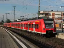 08.04.2011: 425 *** und 425 121-1 erreichen als S3 bis nach Germersheim �ber Heidelberg, Mannheim den Bahnhof Bruchsal. Das hintere Fahrzeug endet bereits in Ludwigshafen Hbf.