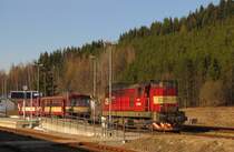 CD 742 343-7 beim umsetzen in Johanngeorgenstadt. Sie bringt danach die Os 17111 zur�ck nach Karlovy Vary dolni n; 22.03.2011