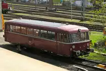 Bald wieder zwischen Linz und Kalenborn auf der Kasbachtalbahn im Einsatz: Der Uerdinger Schienenbus 798 760-5. Aufgenommen am 10.4.2011 in Linz.