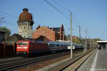 120 151-6 ex  Der ZDF Express  mit dem IC 1225 von Berlin Hbf (tief) nach K�ln Hbf in Rathenow. 10.04.2011
