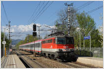 OIC 250 von Marburg (Maribor) nach Wien-Meidling wurde am 9.4.2011 ab dem Grenzbahnhof Spielfeld-Stra� mit 1142.596 bespannt. Die Aufnahme zeigt den Zug eine Station vor dem Endbahnhof bei der Durchfahrt in Wien-Hetzendorf.