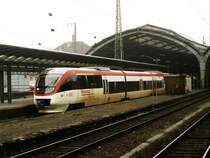 VT 01.102, VT 01.202 (Dortmund M�rkische Eisenbahn GmbH) mit DME 81413 Volmetal-Bahn L�denscheid-Dortmund auf Hagen Hauptbahnhof am 21-4-2001. Bild und scan: Date Jan de Vries.