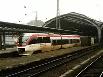 VT 01.102, VT 01.202 (Dortmund M�rkische Eisenbahn GmbH) mit DME 81413 Volmetal-Bahn L�denscheid-Dortmund auf Hagen Hauptbahnhof am 21-4-2001. Bild und scan: Date Jan de Vries.