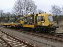 Gleisarbeitsfahrzeug unterwegs am 13.April 2011 in Bergen/R�gen.