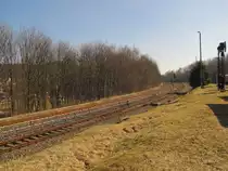 Die KBS 535 Richtung Johanngeorgenstadt, im Bereich vom VSE Museum in Schwarzenberg (Erzg); 22.03.2011
