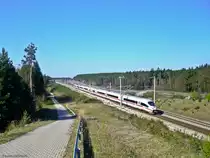 ICE 627 aus Köln rast bei Allersberg (Rothsee) über die NBS Nürnberg - Ingolstadt auf der Fahrt nach München. (09.04.2011)