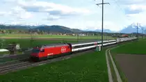 Re 460 111 mit  Jumbo-Jet  bei Kiesen am 13.04.2011