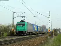 25.03.2011: Die 185 577-4 mit einem KLV von LKW-Walter Richtung S�den. Aufgenommen bei Graben-Neudorf.